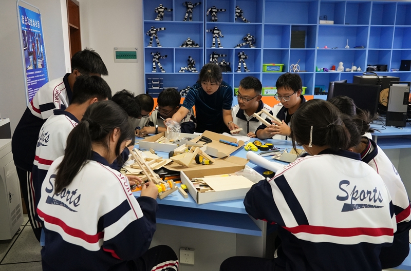 小小魔塔好玩吗小小魔塔玩法简介